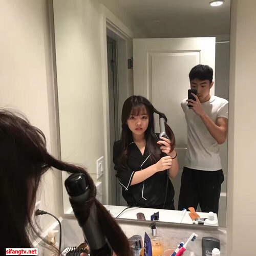 Shock Leak Weibo celebrity Aunt Li Tian Bingqing beauty international student Li Xyi and her boyfriend